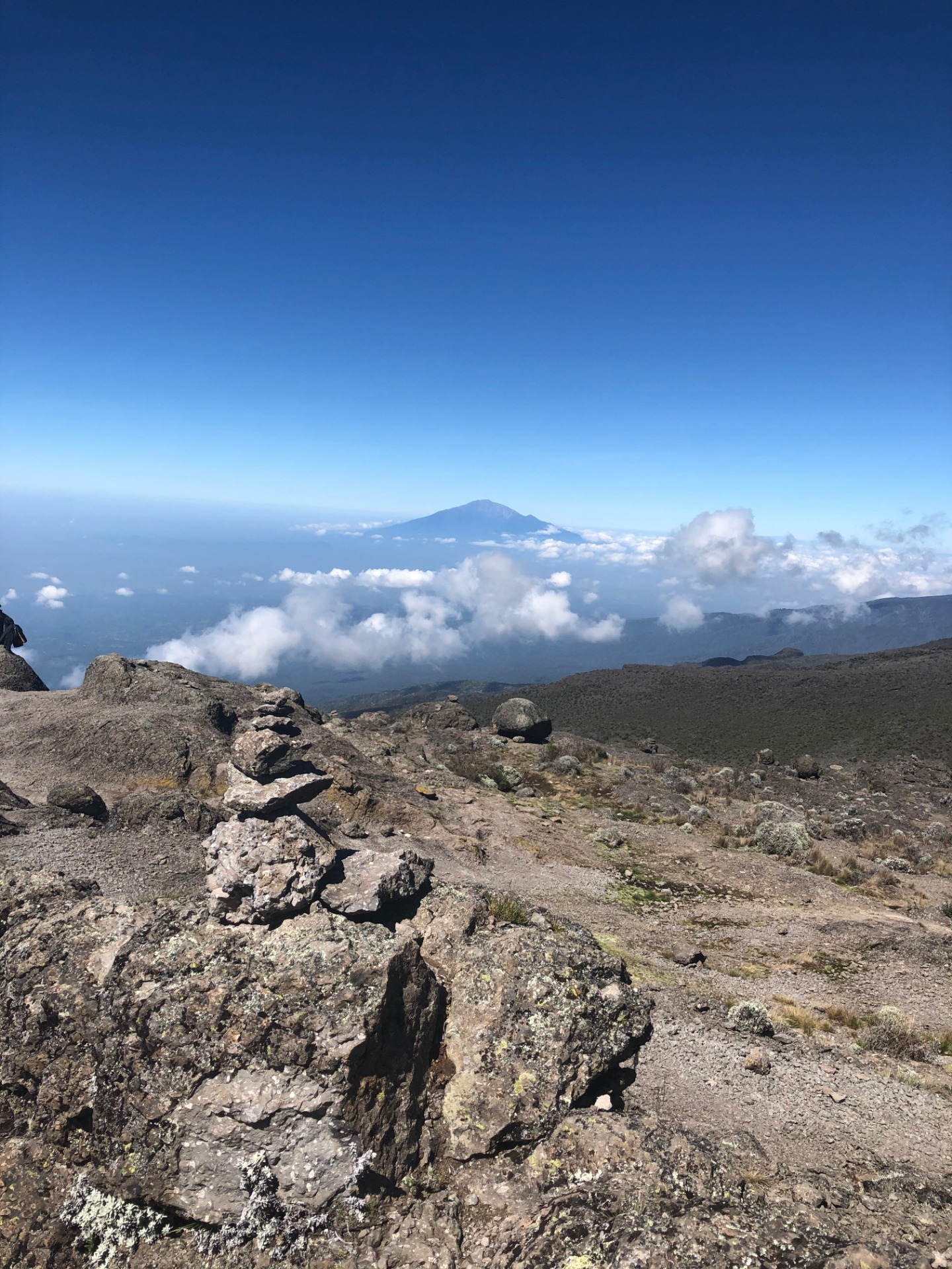 Výhled z vrcholu Baranco Wall na Mt. Meru